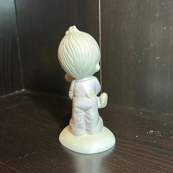 Precious Moments "Jesus Loves Me" 1978 Boy w/ Teddy Bear E-1372/B Figurine - Picture 3 of 9